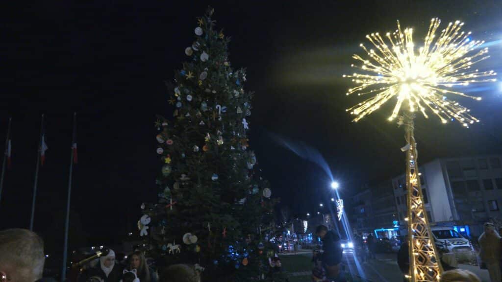 Forbach : inauguration du Sapin des Enfants