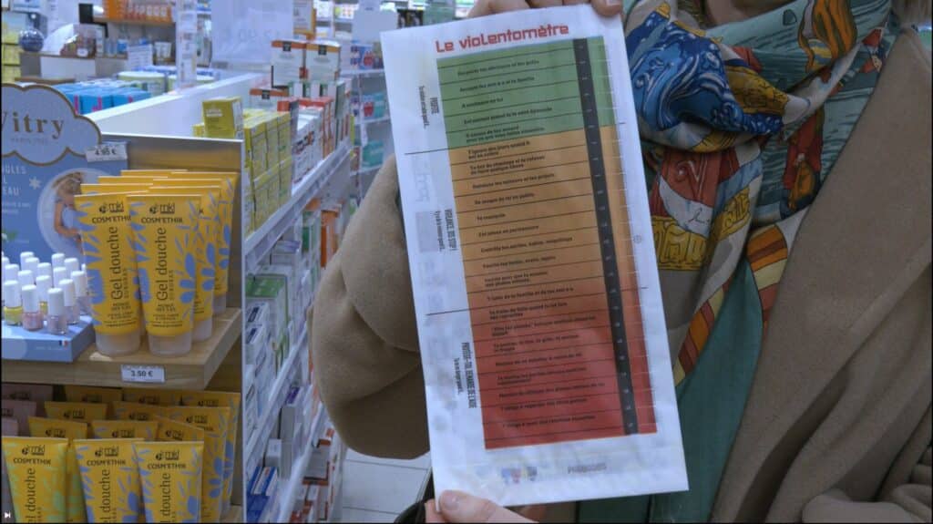 Violences faites aux femmes : des sacs distribués en pharmacie