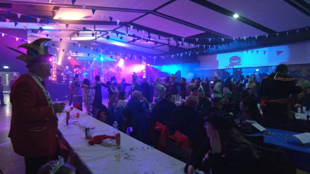 Bal de carnaval : une soirée haute en couleurs à Hombourg-Haut