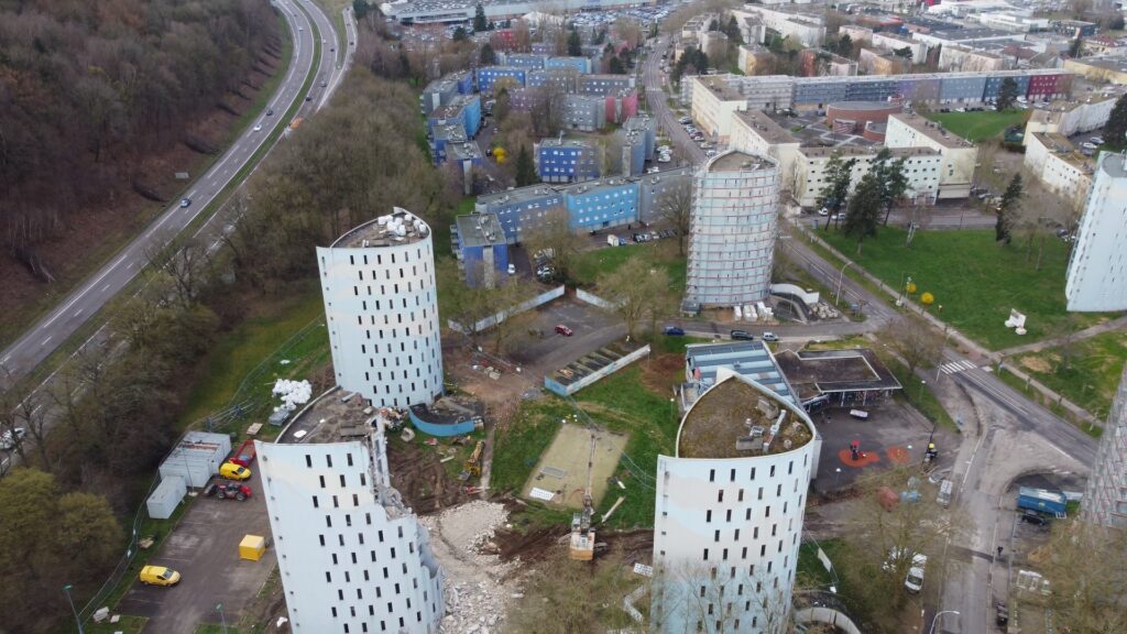 Wiesberg: trois tours bleues disparaissent du paysage