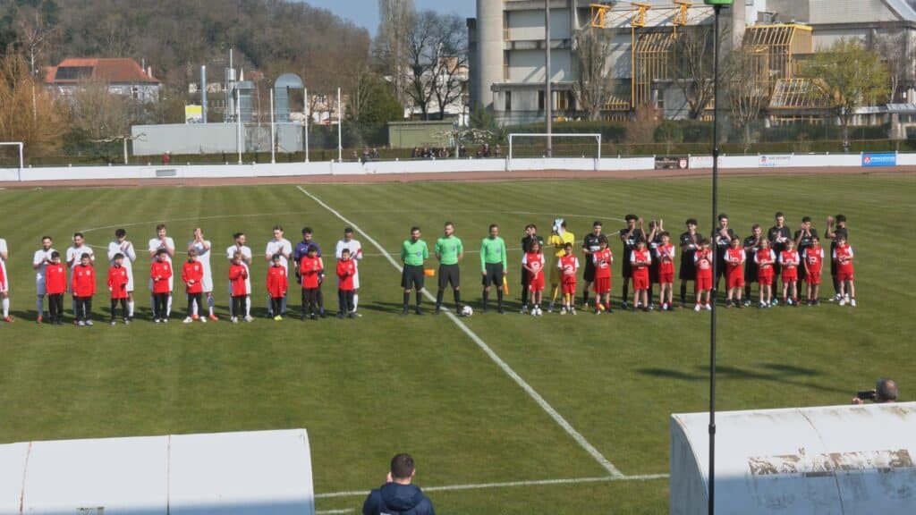 La Page Sportive: Football: Saint-Avold craque face à Sundhoffen. Basket U18:  large victoire du LSB