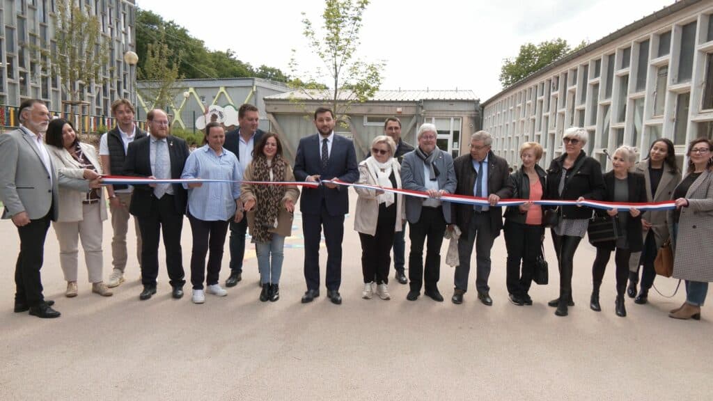 Inauguration de la nouvelle cour végétalisée de l’école Louis Houpert