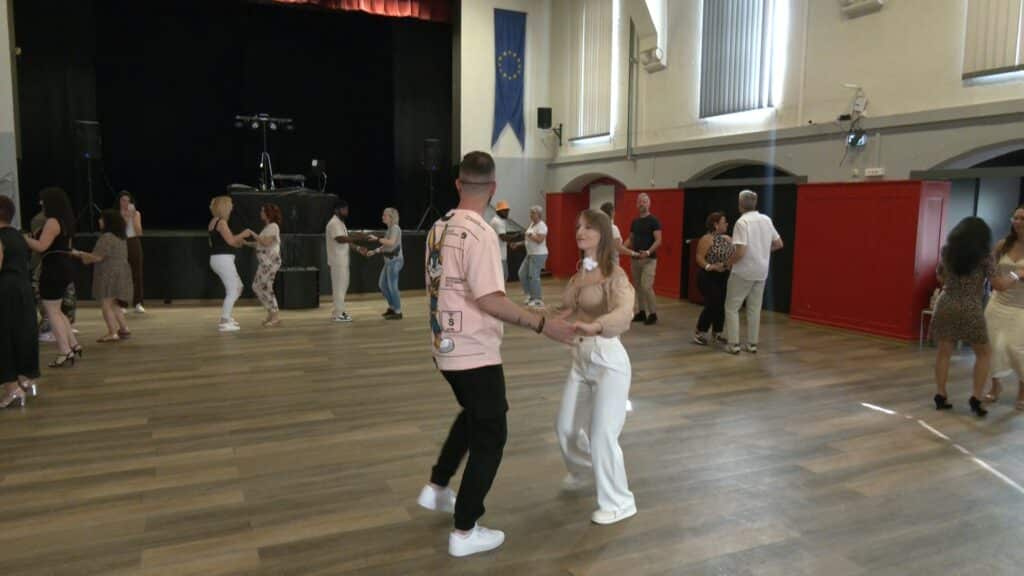 Quand la bachata rencontre la kizomba
