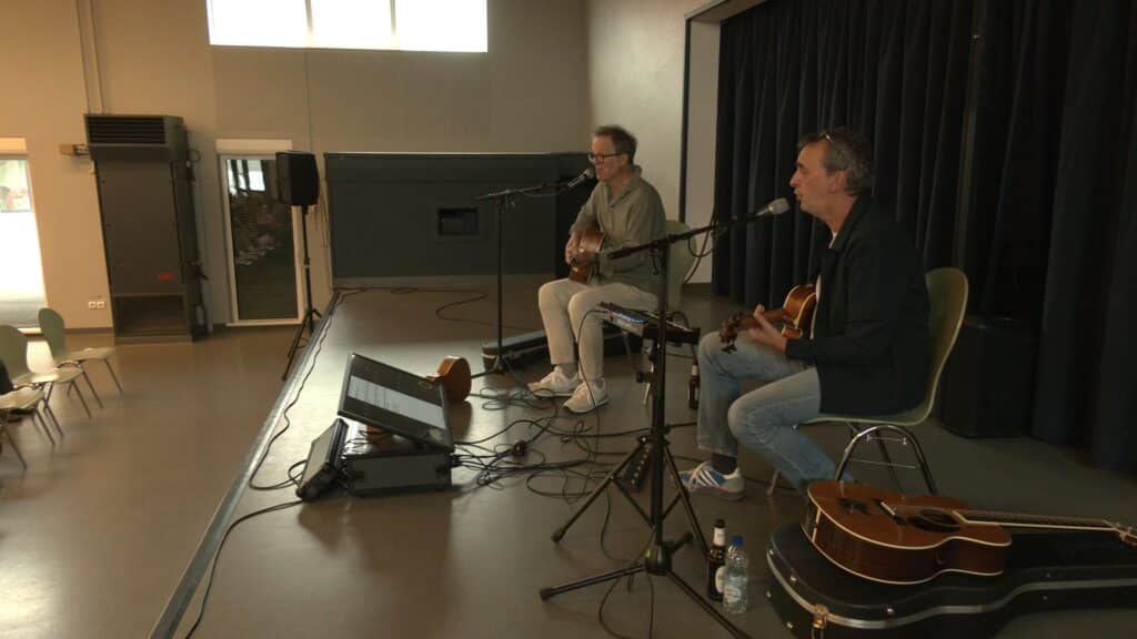 The Old Friends rend hommage à la chanson française